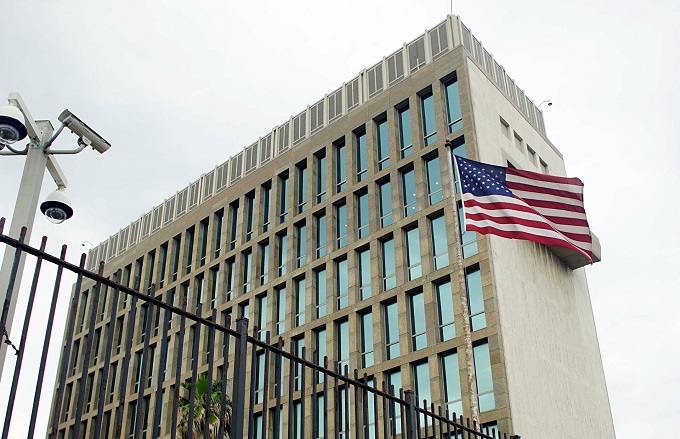 La Embajada de Estados Unidos en La Habana se prepara para una reanudación limitada de los servicios de visado para inmigrantes
