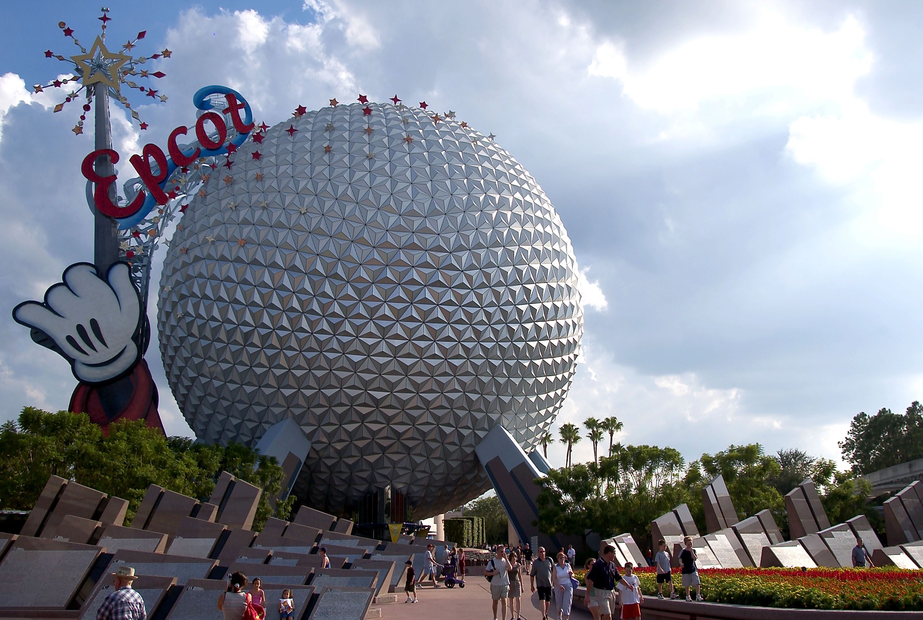 Epcot reveló la impresionante fuente de la entrada del parque de Disney en Florida