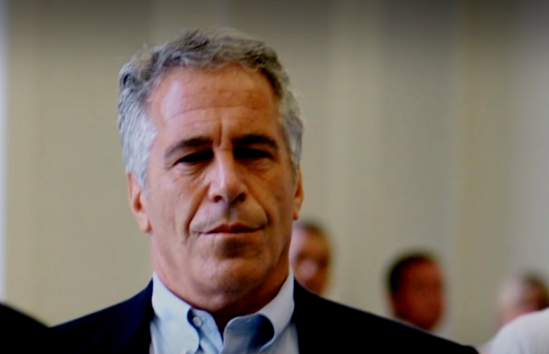 Directora del documental sobre Epstein afirma que “su historia está lejos de terminar”