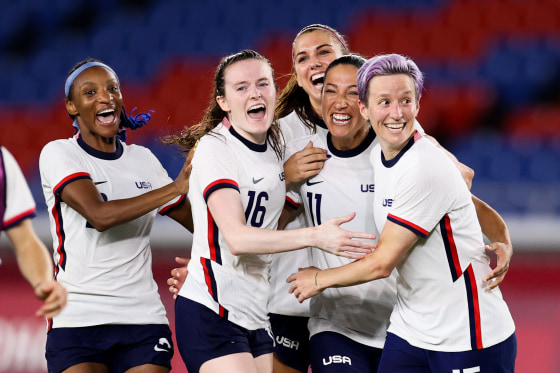 Las jugadoras de fútbol de EE.UU. obtuvieron un histórico acuerdo de igualdad salarial
