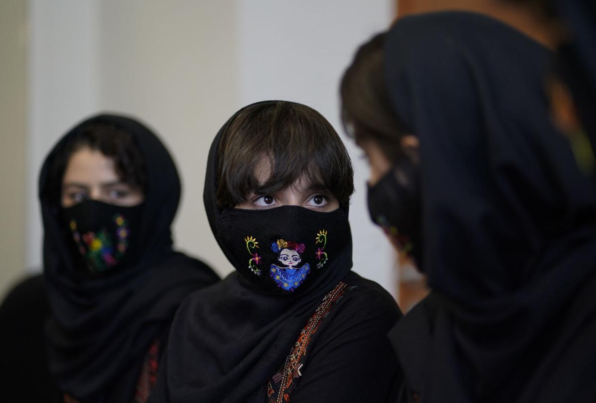 Equipo femenino de robótica afgano  recibió asilo en México tras larga travesía