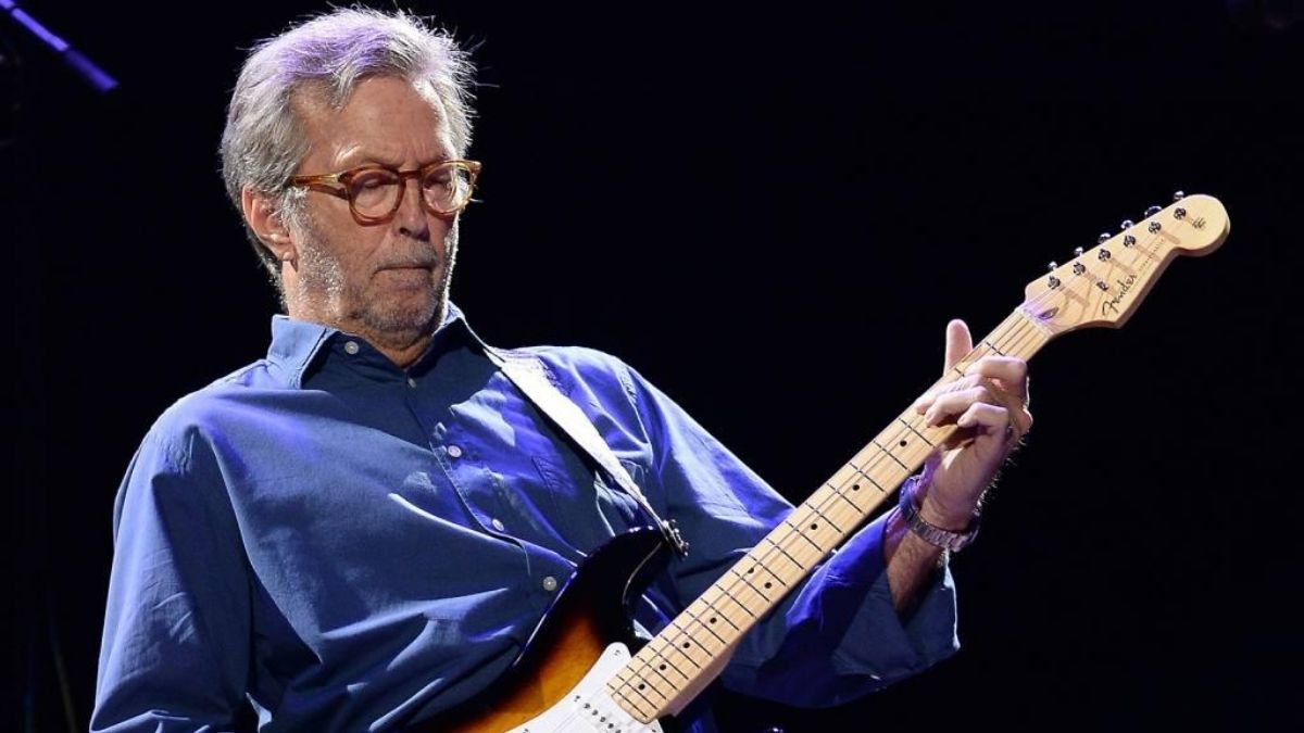 Eric Clapton cada día más aislado por su postura antivacunas