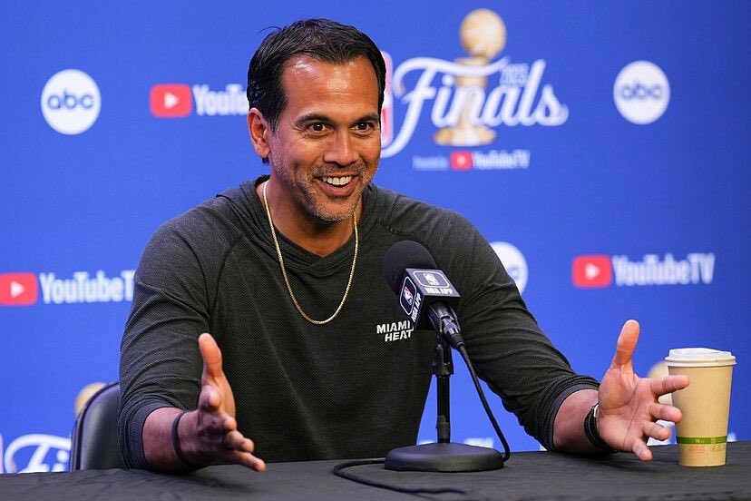 Erik Spoelstra firmó el contrato de su vida con la NBA: exesposa reacciona a las críticas
