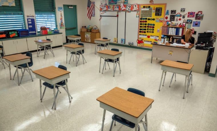 Legisladores proponen retrasar horario escolar en Florida: ¿Qué implica?