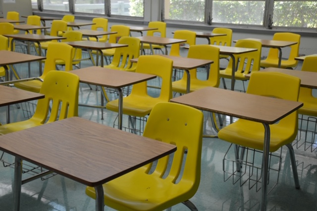 Acusan a maestra de secundaria de Florida por mantener relaciones sexuales con una alumna