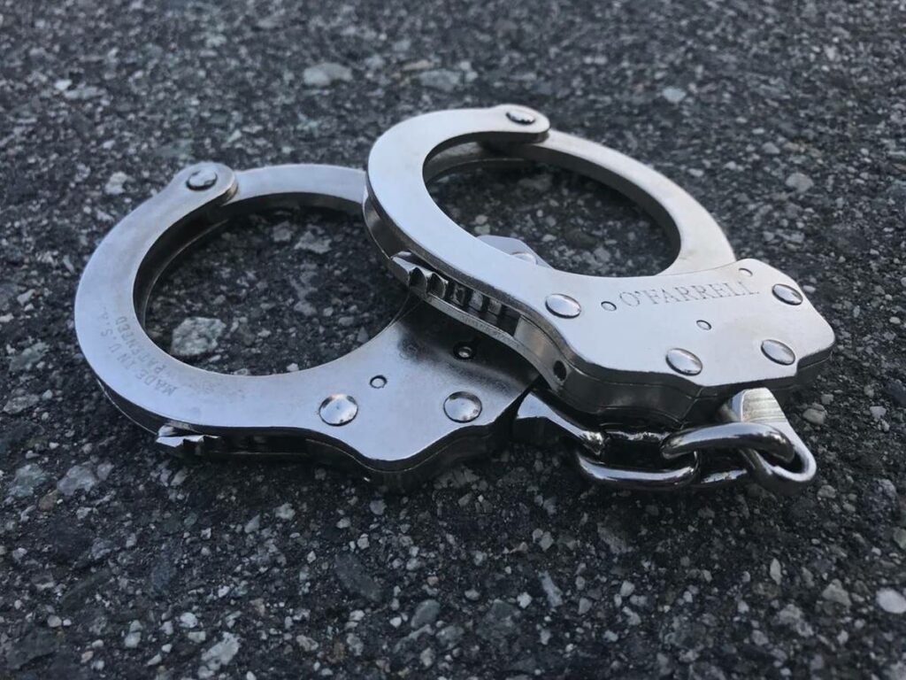 esposas arresto secuestro