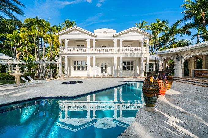 Casa de los Estefan ubicada en Miami Beach es vendida por $13.5 millones