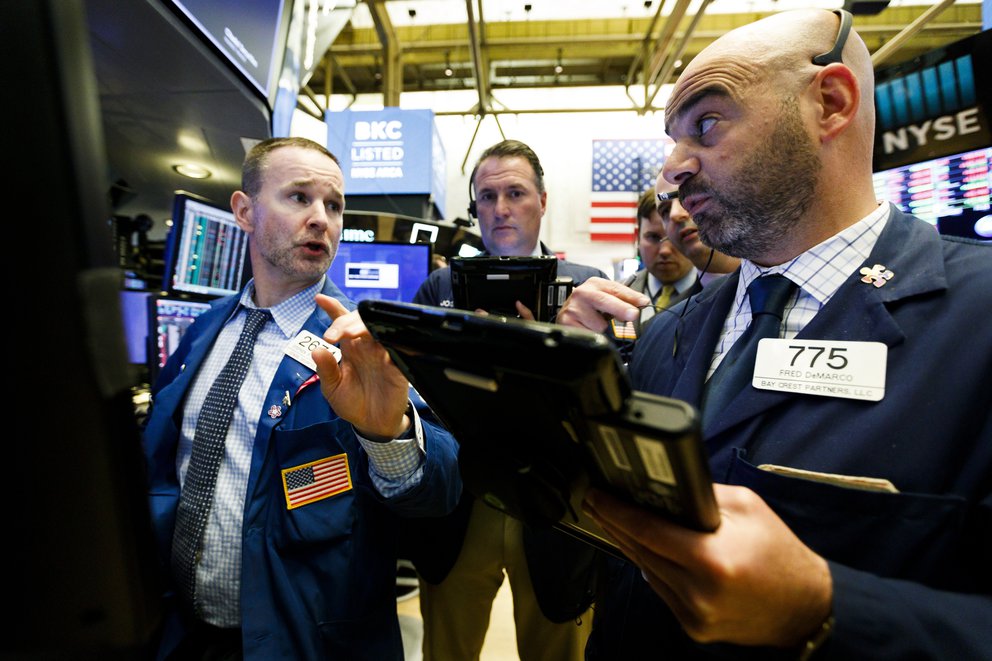 Avance de la variante Delta provoca caída de Wall Street y bolsas de Europa