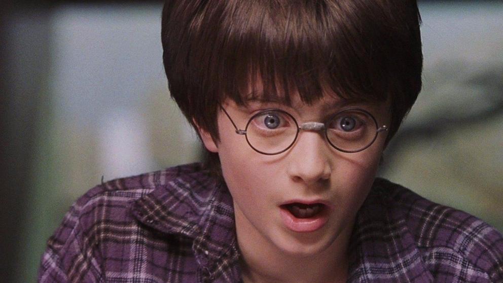 Escuela católica prohibe los libros de Harry Potter por “riesgo de conjurar espíritus malignos”