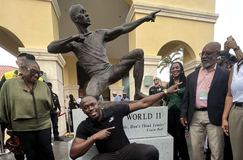 Miramar entrega llaves de la ciudad a Usain Bolt y exhibe estatua de bronce