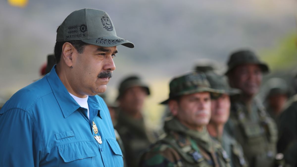 Militares en Venezuela buscan negociar la captura de Nicolás Maduro