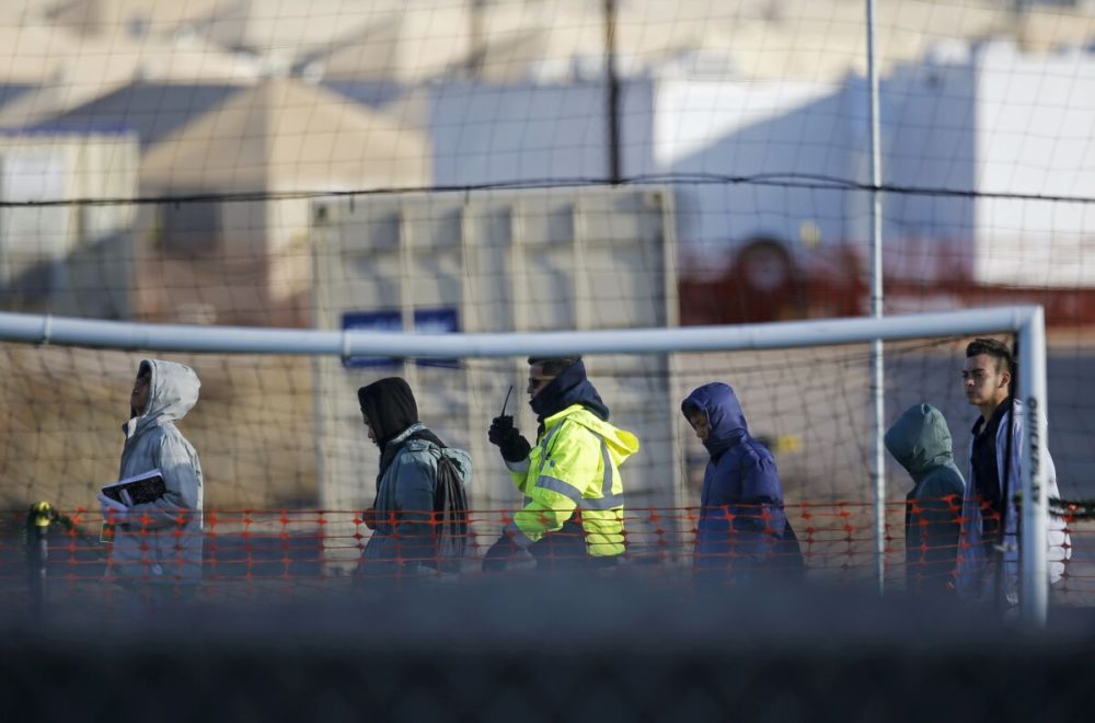 Nueva medida de control migratorio en Texas separaría a los hijos de sus padres