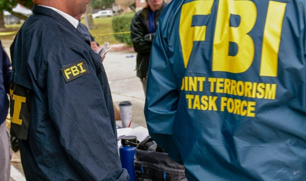 FBI arrestó a supremacista blanco en Florida que planeaba asesinatos en masa