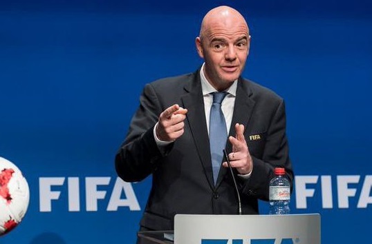 Presidente de la FIFA volvió asomar la posibilidad que el Mundial se juegue cada dos años