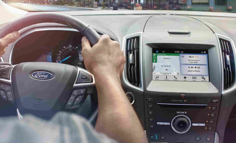Ford patenta auto capaz de bloquear acceso al conductor si no paga