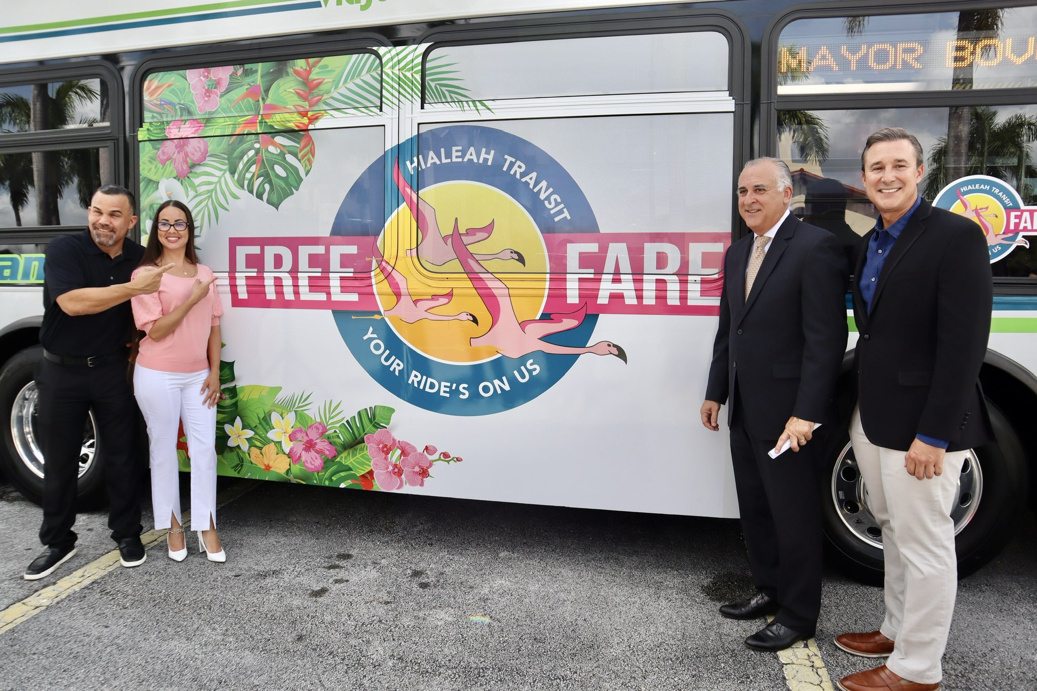 Alcalde Esteban Bovo anuncia transporte gratis en Hialeah