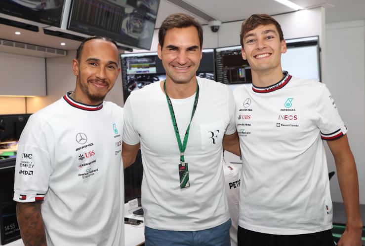 ¿Federer se pasa a la F1? Roger visitó al campeón Lewis Hamilton
