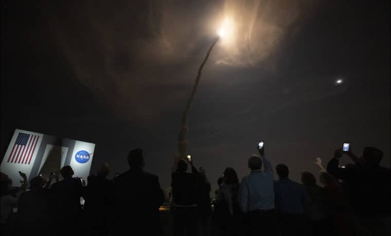 ¡Un hito! La NASA lanzó la misión Artemis I rumbo a la Luna este miércoles