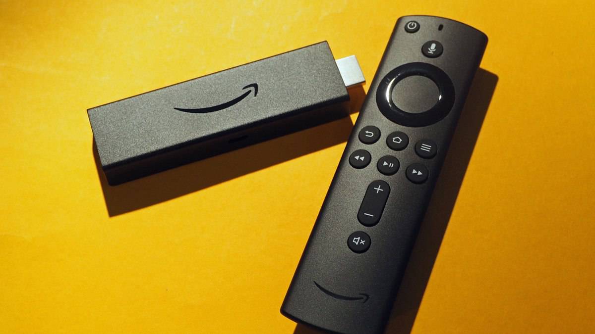 Amazon Fire TV Stick con Alexa permite controlar la televisión con la voz