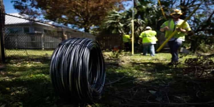 ¡No soportan más! Habitantes de Florida padecen calor y hambre mientras restablecen la electricidad tras el huracán
