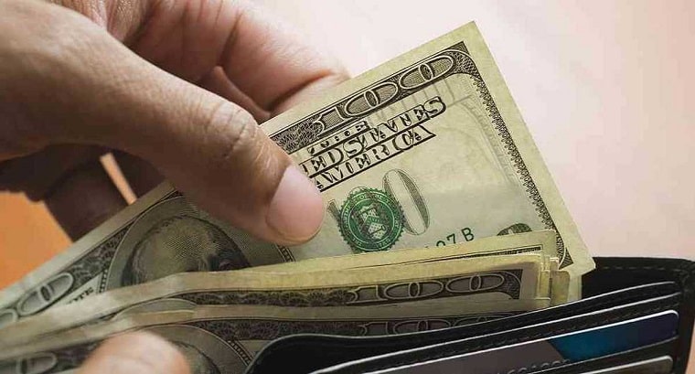 ¿Cuánto dinero debes ganar para cubrir tus necesidades si vives en el centro de Florida?