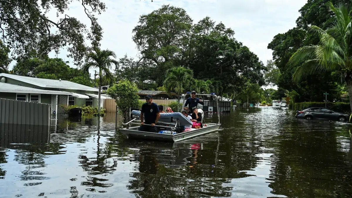 Fort Lauderdale ahora podría enfrentar ola de mosquitos: Inundaciones  siguen afectando