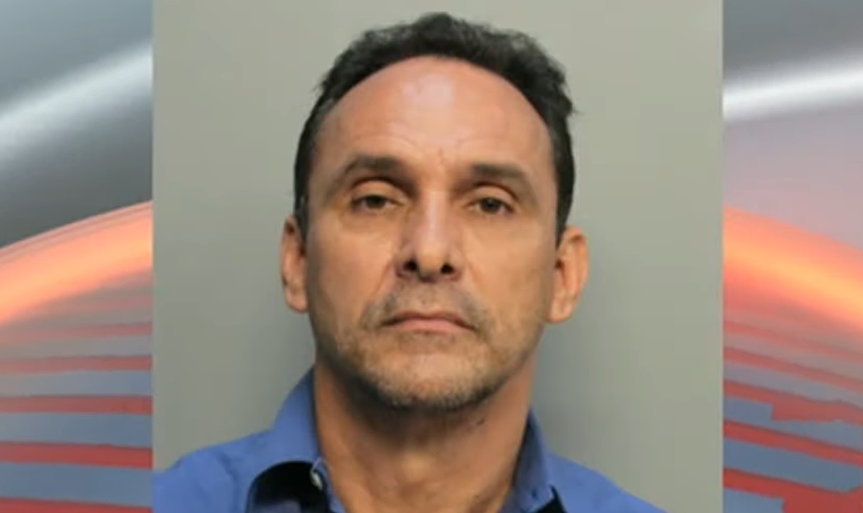Hombre fue detenido por traficar cigarros cubanos en el Aeropuerto Internacional de Miami