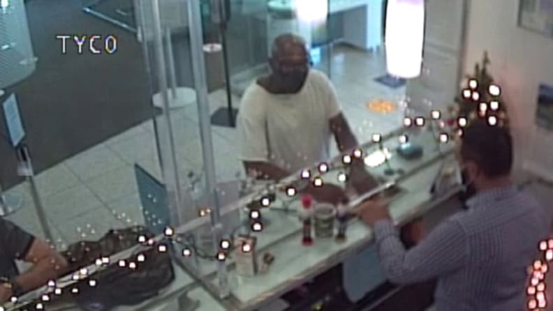 Hombre robó Citibank en Miami y está siendo buscado por el FBI