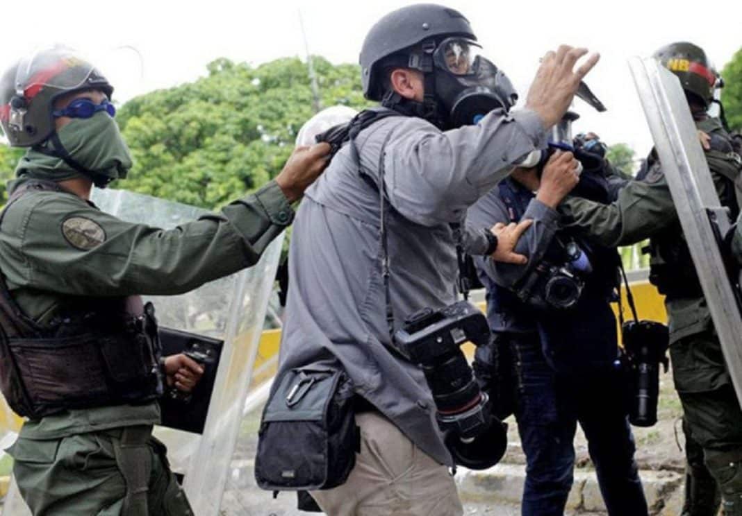 SIP condena ataques de Maduro contra los medios