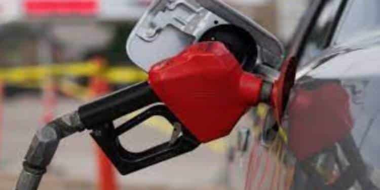 Advierten un mayor aumento de la gasolina tras vencerse el “feriado” de impuestos