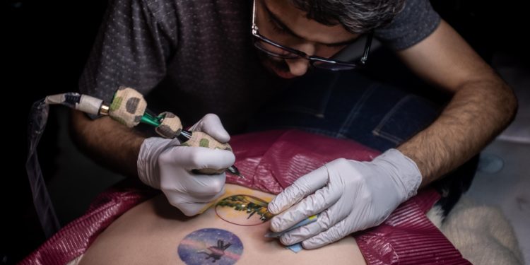 Germán Gamboa: when the art of tattooing rebuilds self-esteem