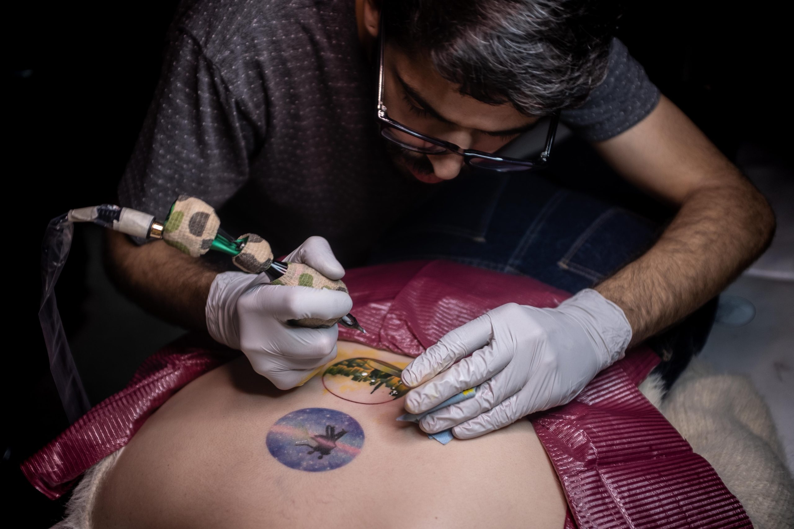 Germán Gamboa: cuando el arte del tatuaje reconstruye la autoestima