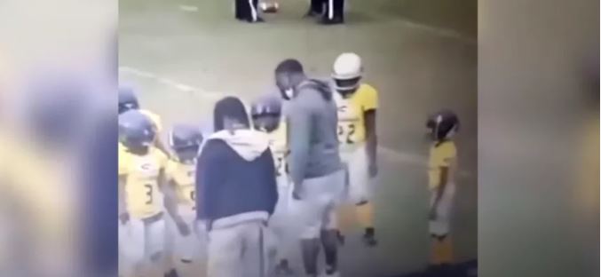 Entrenador de fútbol de Florida golpeó y lanzó contra el suelo a niño de 7 años (Video)