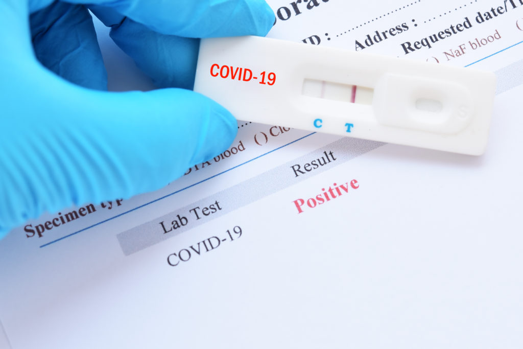 CDC: Florida reporta más de 50.000 casos positivos de COVID-19 el primer día del año