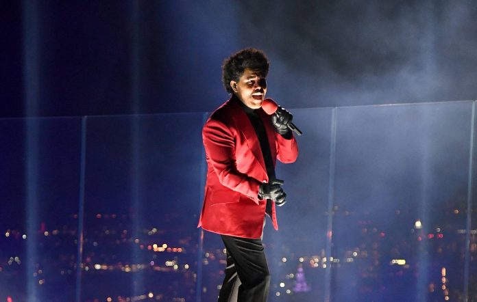 The Weeknd invirtió 7 millones de dólares para su espectáculo en el descanso del Super Bowl