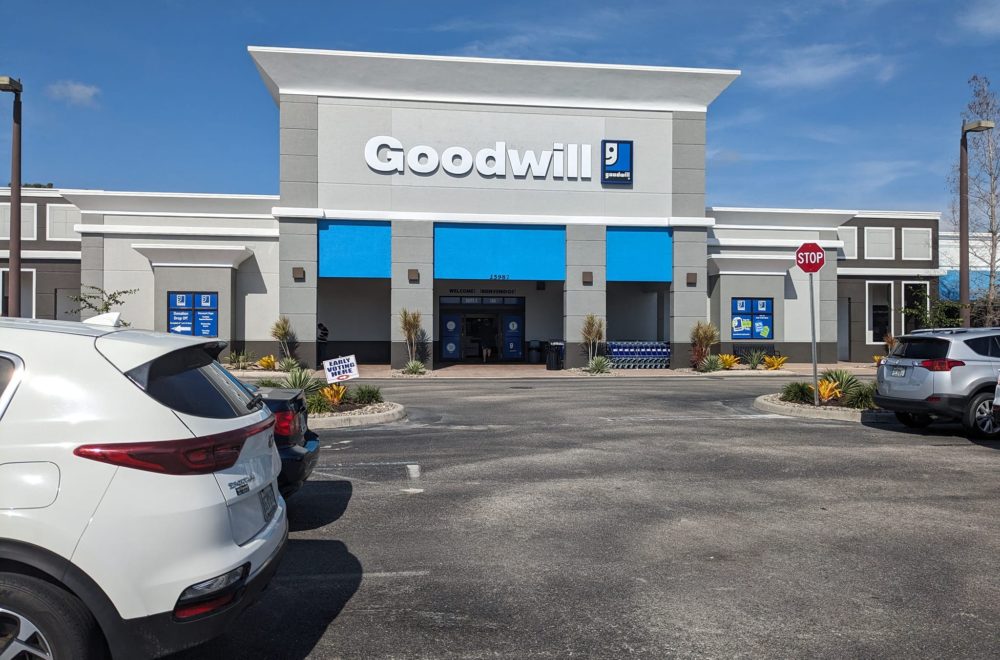Venezolano arrestado en Miami por grabar a mujeres en vestidores de Goodwill