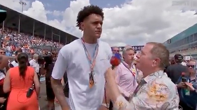 Locutor confunde a jugador de la NFL en el Gran Premio de Miami de Fórmula 1