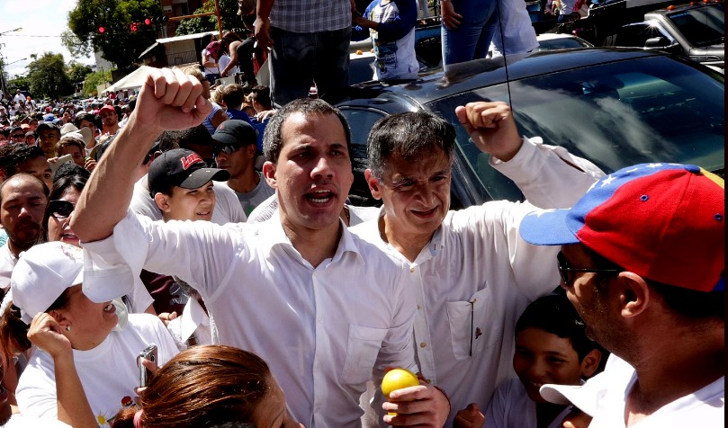 Guaidó convoca a los venezolanos a defender la República