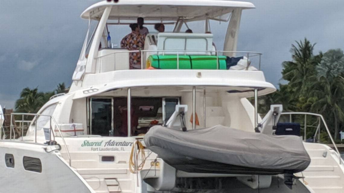 Guardia Costera detuvo a 7 personas en catamarán ilegal cerca de Fort Lauderdale