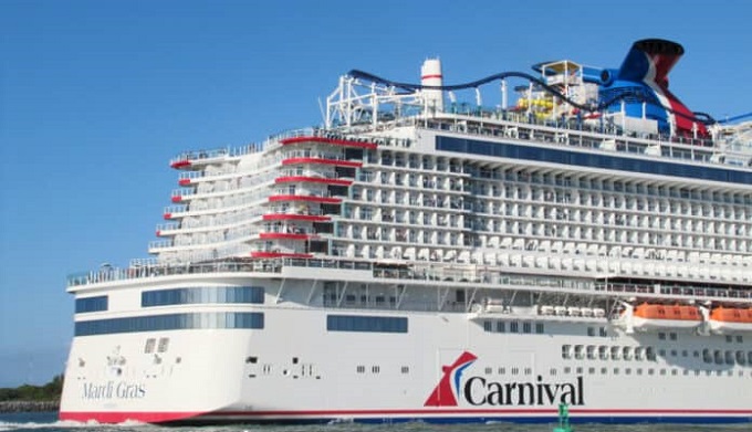 Guardia Costera suspendió búsqueda de hombre que se lanzó del Carnival