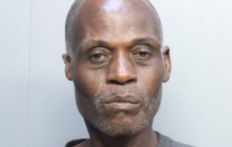 Mordió a un policía hasta arrancarle la piel durante su arresto en North Miami