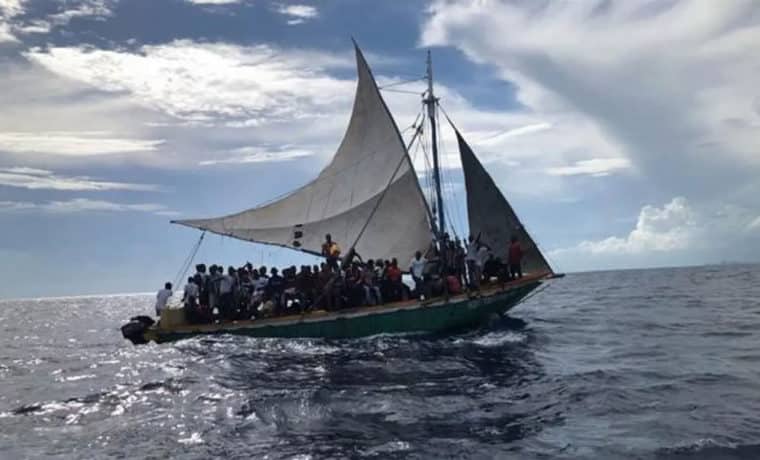 Guardia Costera de EEUU interceptó embarcación con casi 400 haitianos de camino a Florida