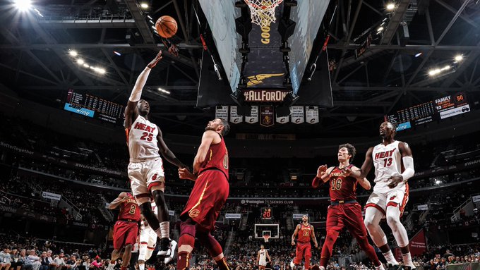 Heat mantiene paso arrollador tras superar a Cavaliers en Cleveland