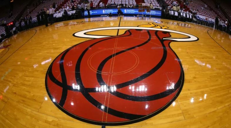 Tres jugadores del Miami Heat dieron positivo por coronavirus