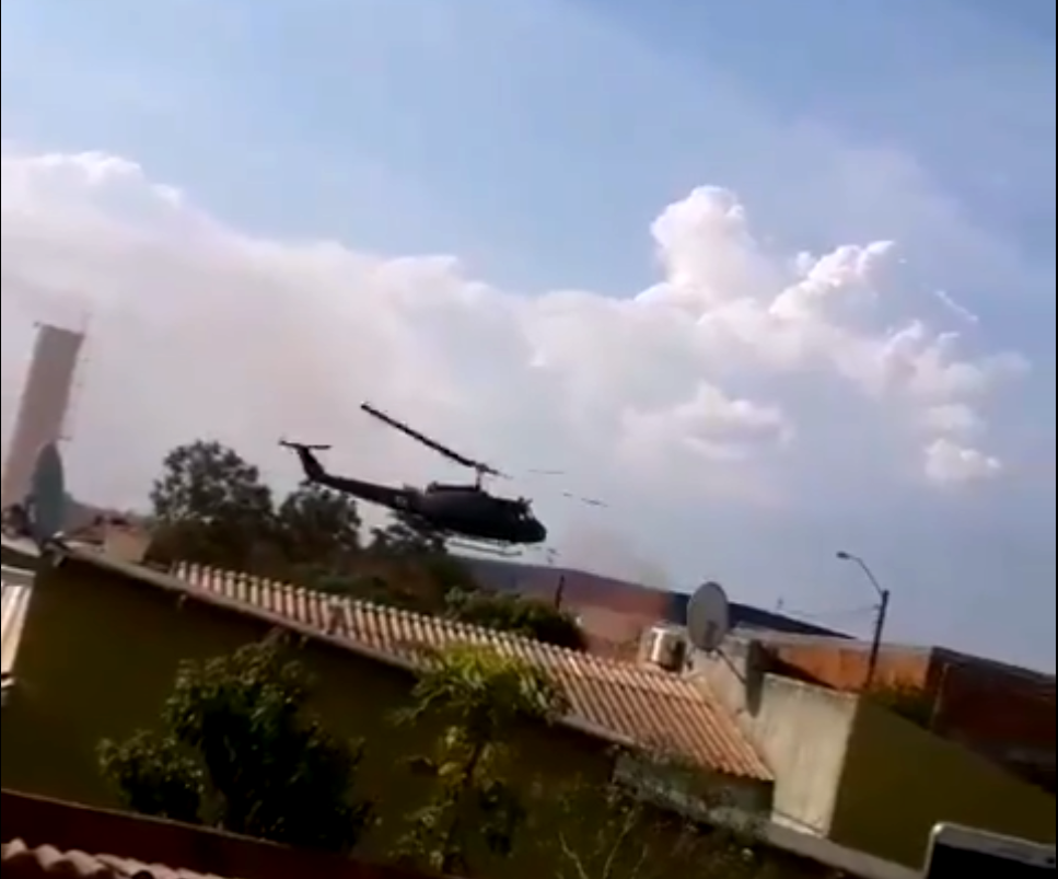 En este video puede apreciar el momento de la caída de un helicóptero militar de Paraguay que participaba en un operativo antidrogas
