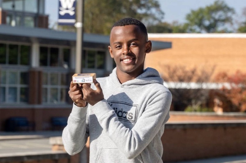 Estudiante crea jabón especial para combatir el cáncer de piel en EE.UU