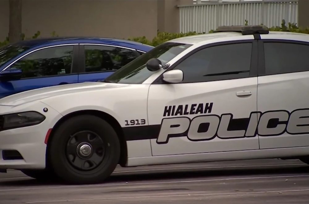 Niño acusado de apuñalar a su madre en Hialeah se declara inocente