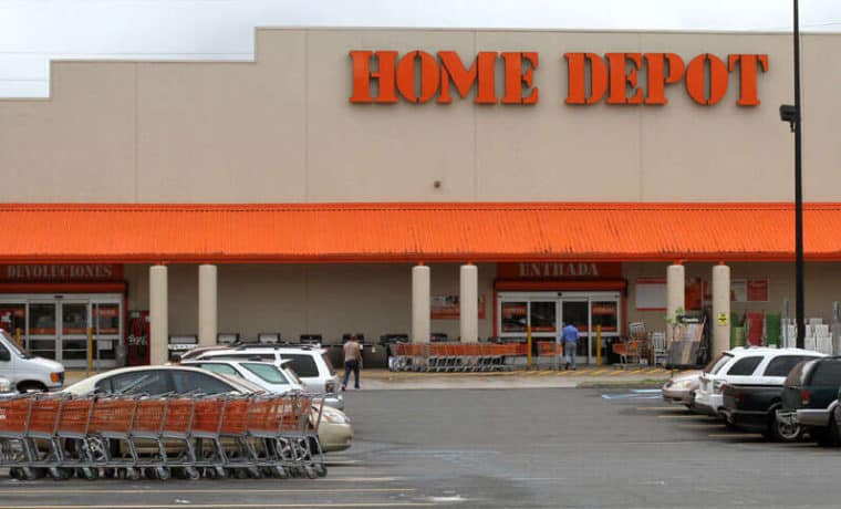 Fue arrestado en Home Depot por actos lascivos: acosó a una niña y le pidió abrir las piernas