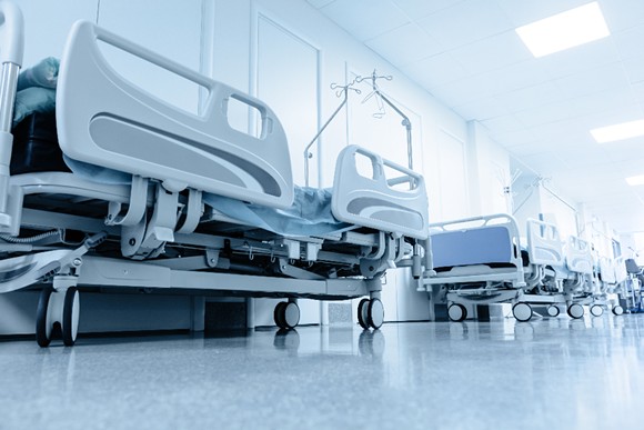 They present a bill in Florida to guarantee visits to patients in hospitals in a pandemic