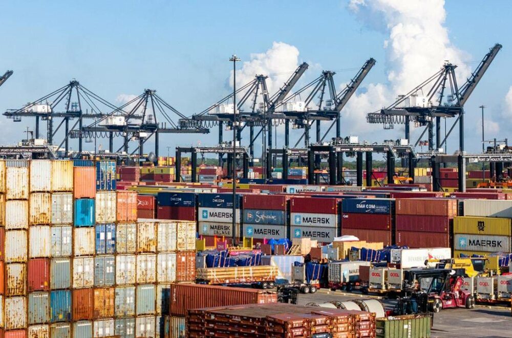 Trabajadores de Port Miami y Port Everglades inician huelga